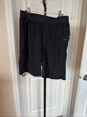 lululemon athletica Men's Black Athletic Training Shorts with Zippered Pocket